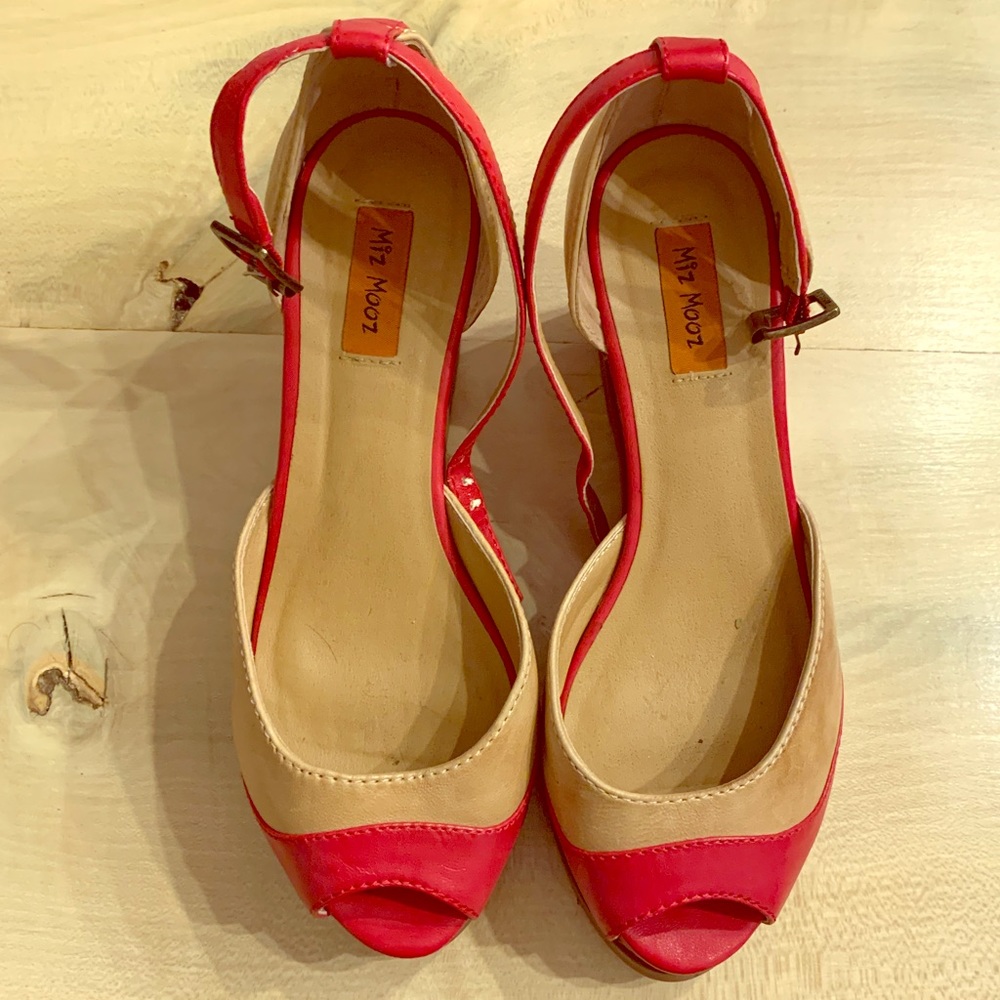 🌹Miz Mooz Vintage Red & Tan Peep-toe heels🌹